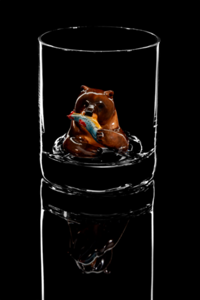 Бокал для виски. / Бурый медведь.