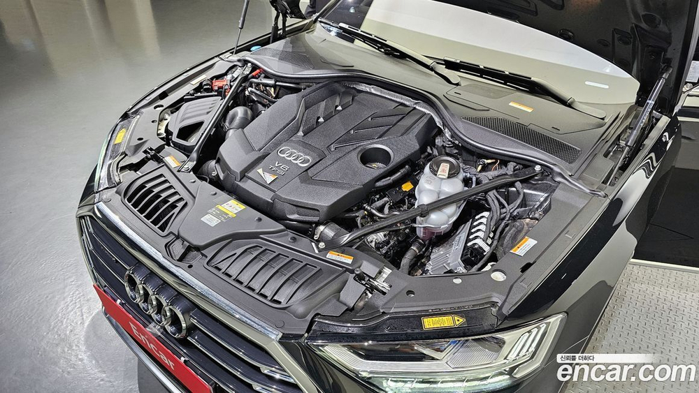 Audi A8 (D5) 55 TFSI Quattro LWB (12.2021)