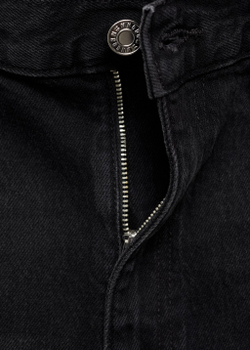 Джинсы с широкими штанинами и высокой посадкой