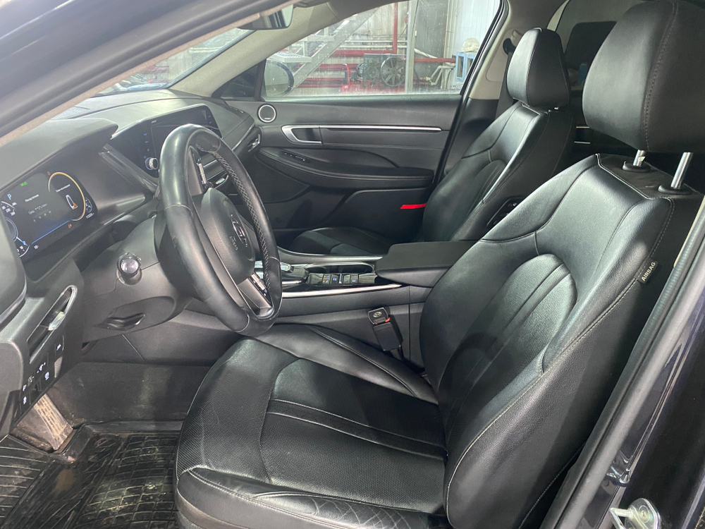 Hyundai Sonata Business + Smart Sense + Pano 2.5 MPi 6AT