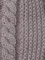 Шапка вязаная демисезонная на завязках