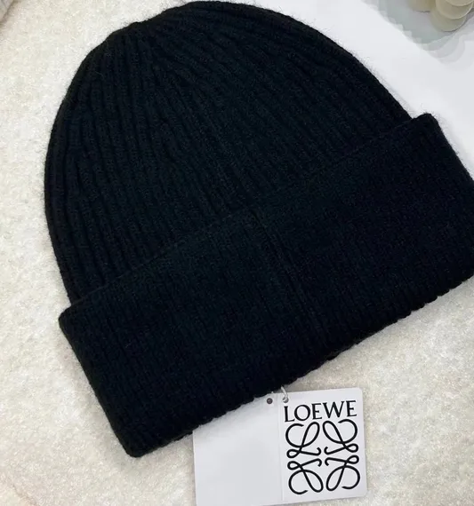 Шапочка бини LOEWE из шерсти