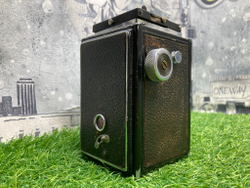 Rolleiflex 300 + Meyer Gorlitz Trioplan 73mm 3.5