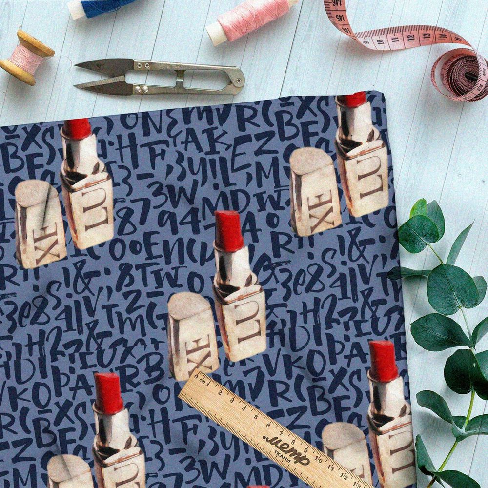 Ткань шифон красная помада на синем фоне с надписями