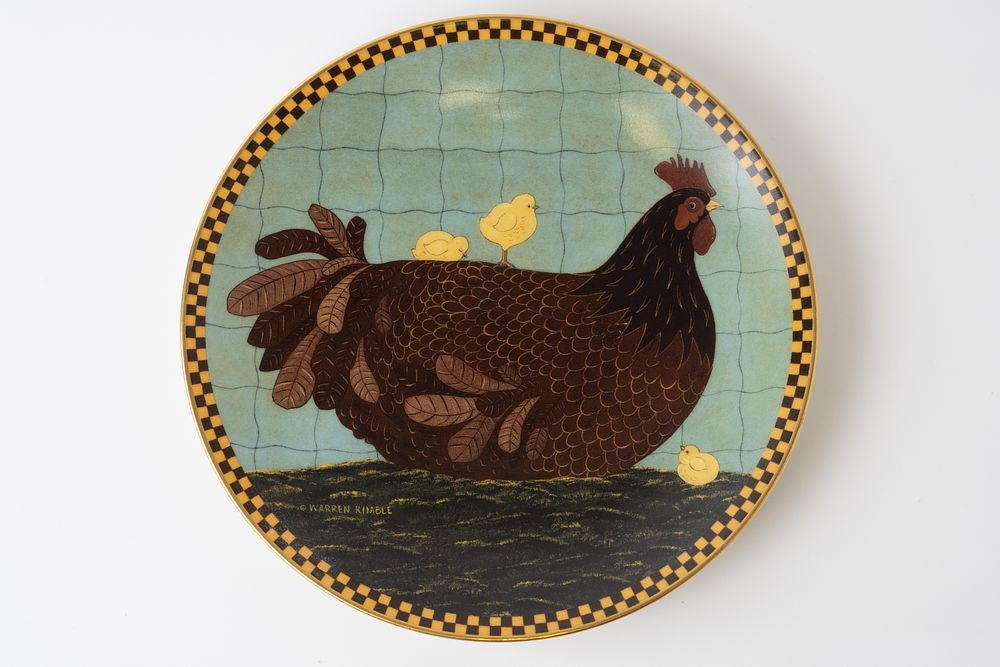 Коллекционная декоративная тарелка «Коричневая курица с цыплятами» (Brown Hen with Chicks) из серии «Warren Kimble Barnyard Animals»