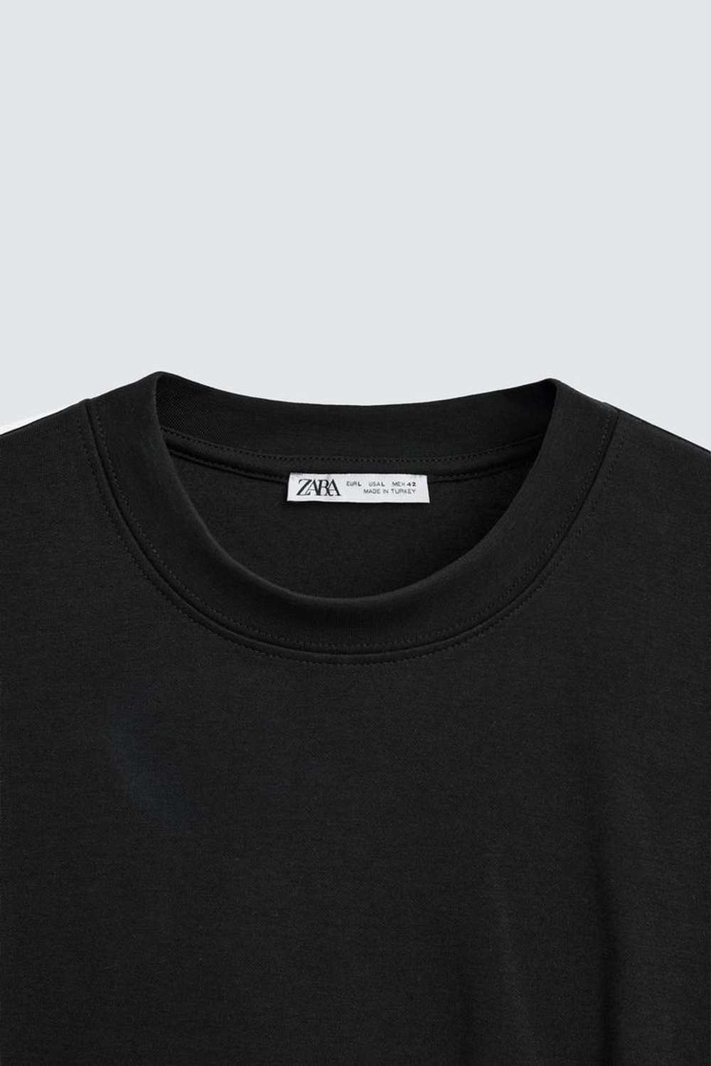 ZARA ФУТБОЛКА RELAXED FIT ИЗ ХЛОПКА, ЧЕРНЫЙ