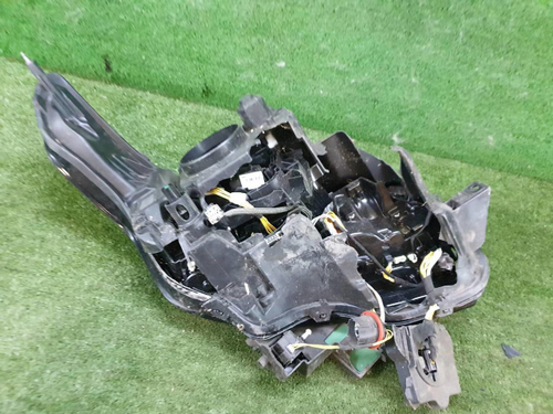 Битая Фара левая Range Rover Vogue 4 (2012-2017) ксенон