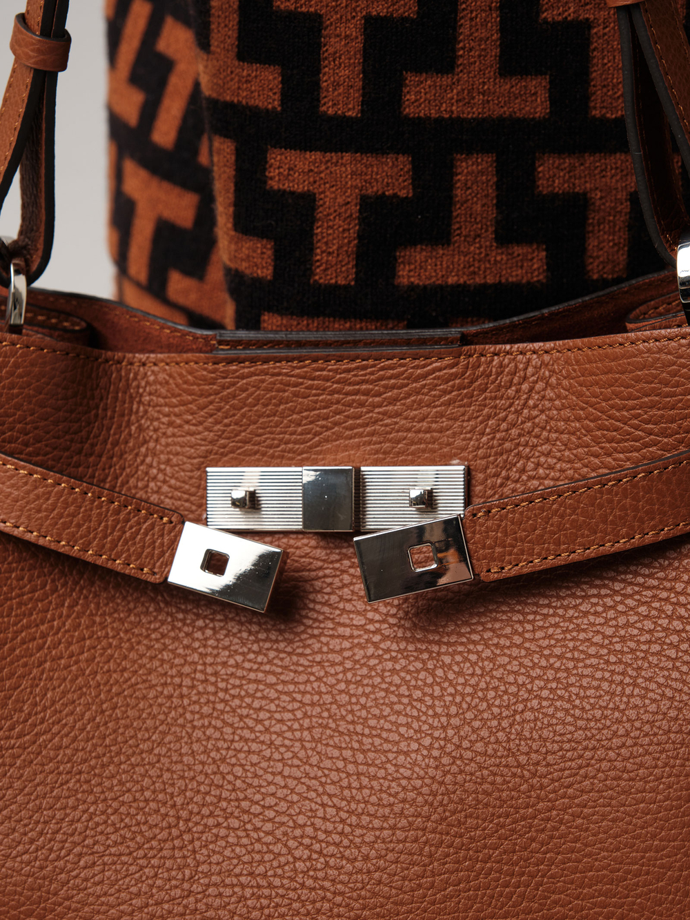 Кожаная сумка Deboro 31342 фундук