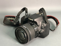Canon 200D Kit 18-55mm IS STM 60.000 кадров