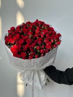 Букет моно из кустовых роз 25 шт в красном оттенке
