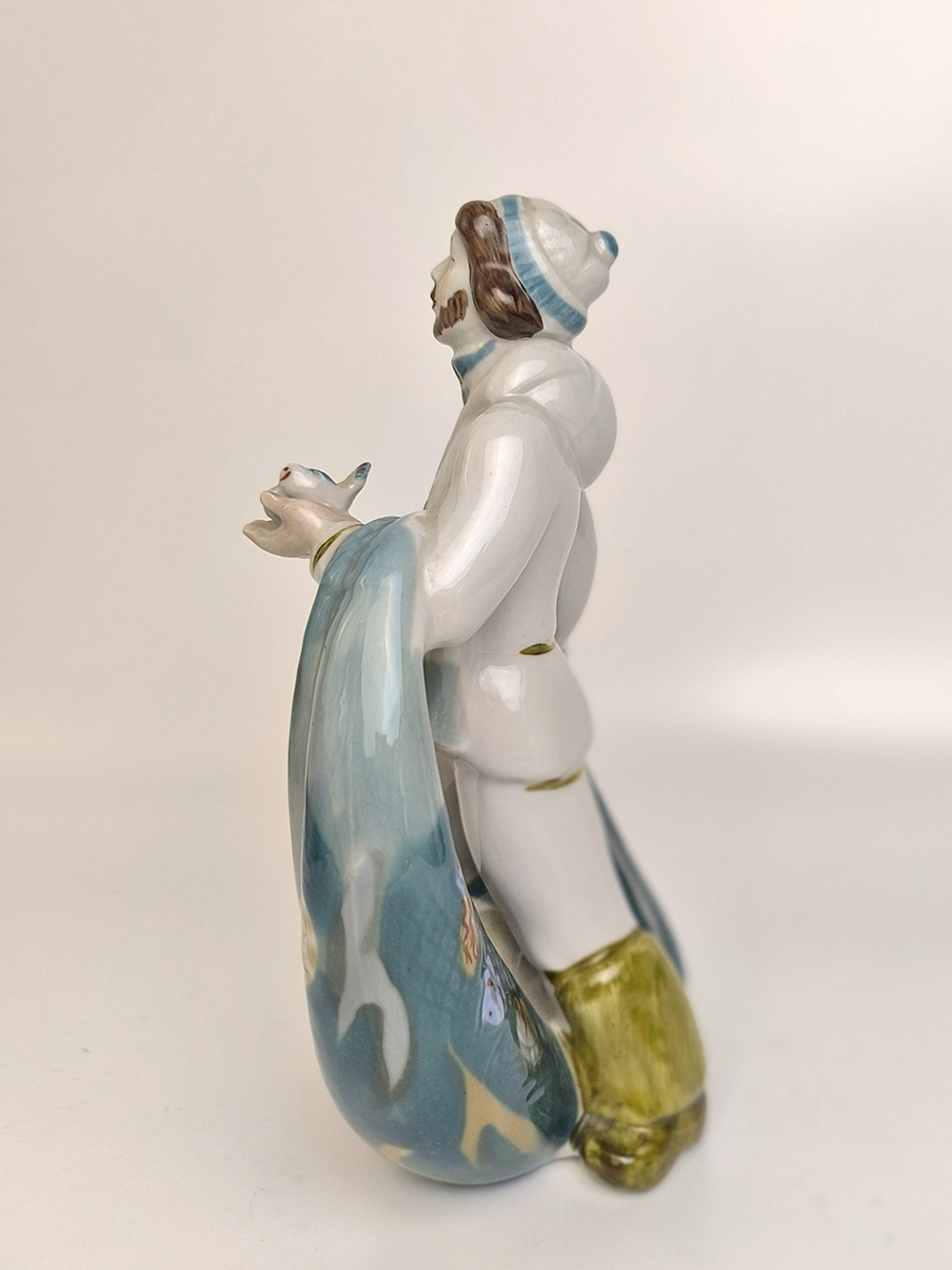 Фарфоровая статуэтка "Рыбак с сетью" Полонное ЗХК