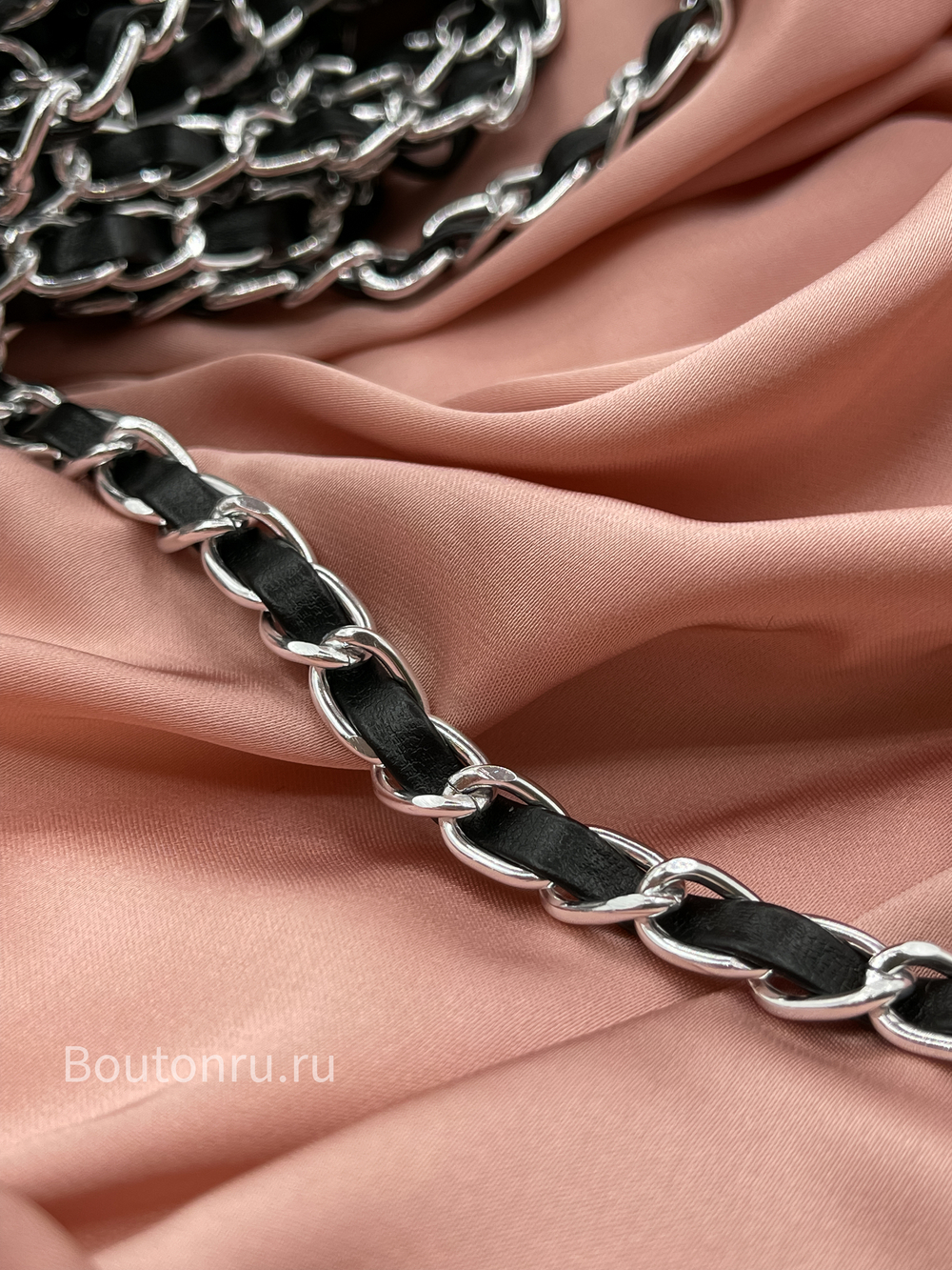 Тесьма цепь серебристая с кожаной черной вставкой