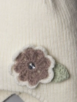 Шапка-чепчик для девочек на осень