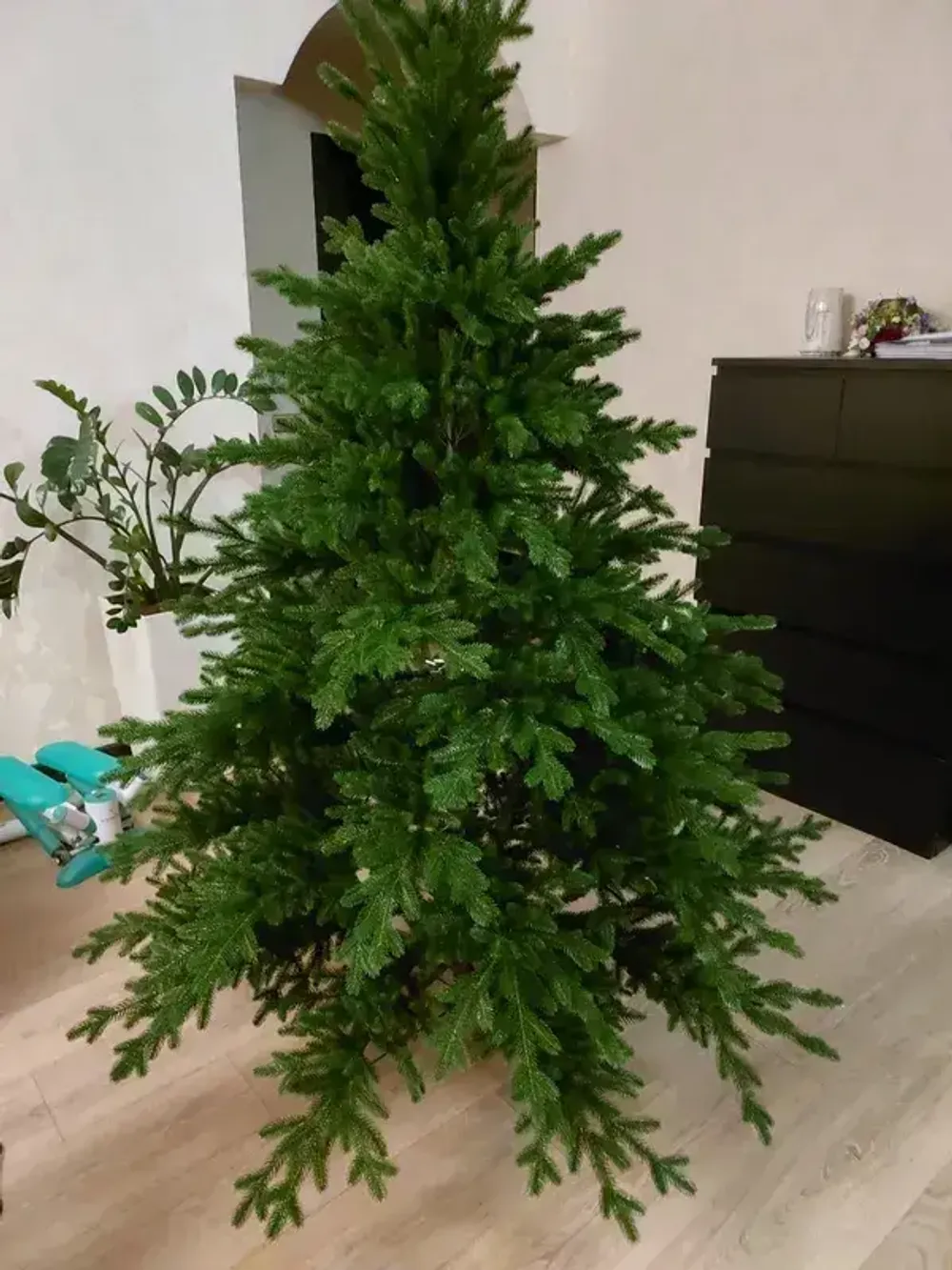 литая елка Вега