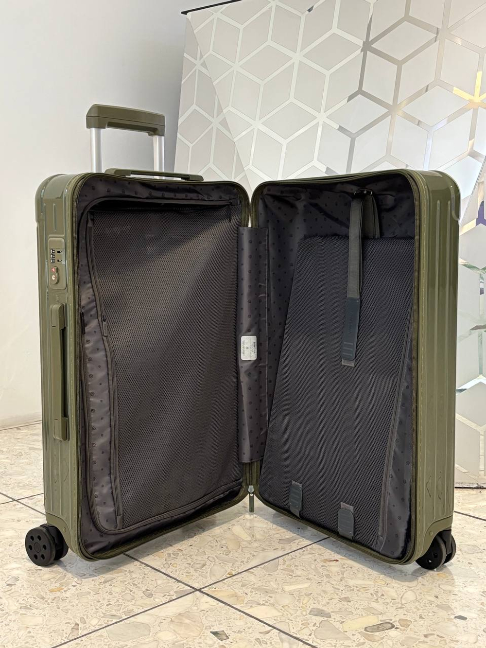 Чемодан Rimowa