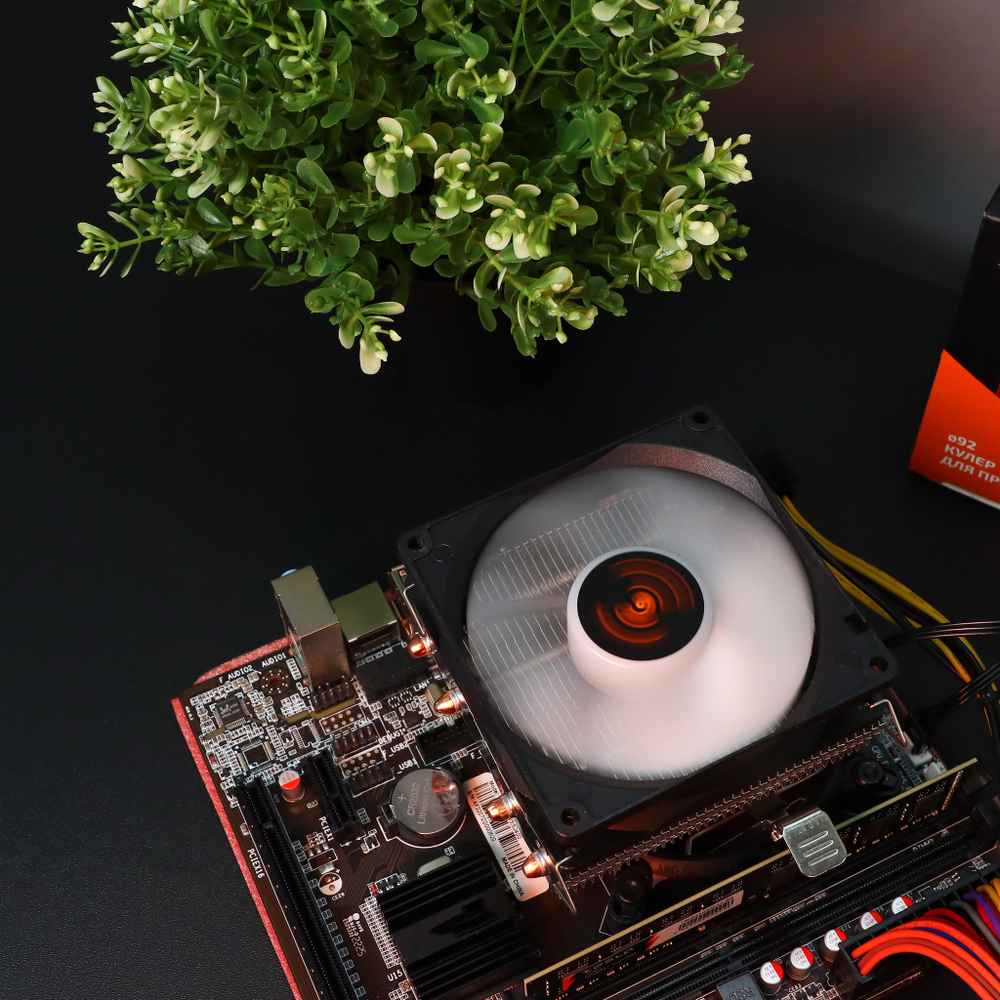 Кулер для CPU TESLA 940, 1х92мм, 2200rpm, 3-pin, Al+Cu, серебристый-черный-белый, 52CFM, 23дБ, 4-PIPE(прямой контакт), TDP 120Вт, INTEL 1700/1200/115x/775/1366, AMD AM5/AM4/AM3(+)/AM2(+)/FM2(+)/FM1/754/940/939 (TSL-940-NL)