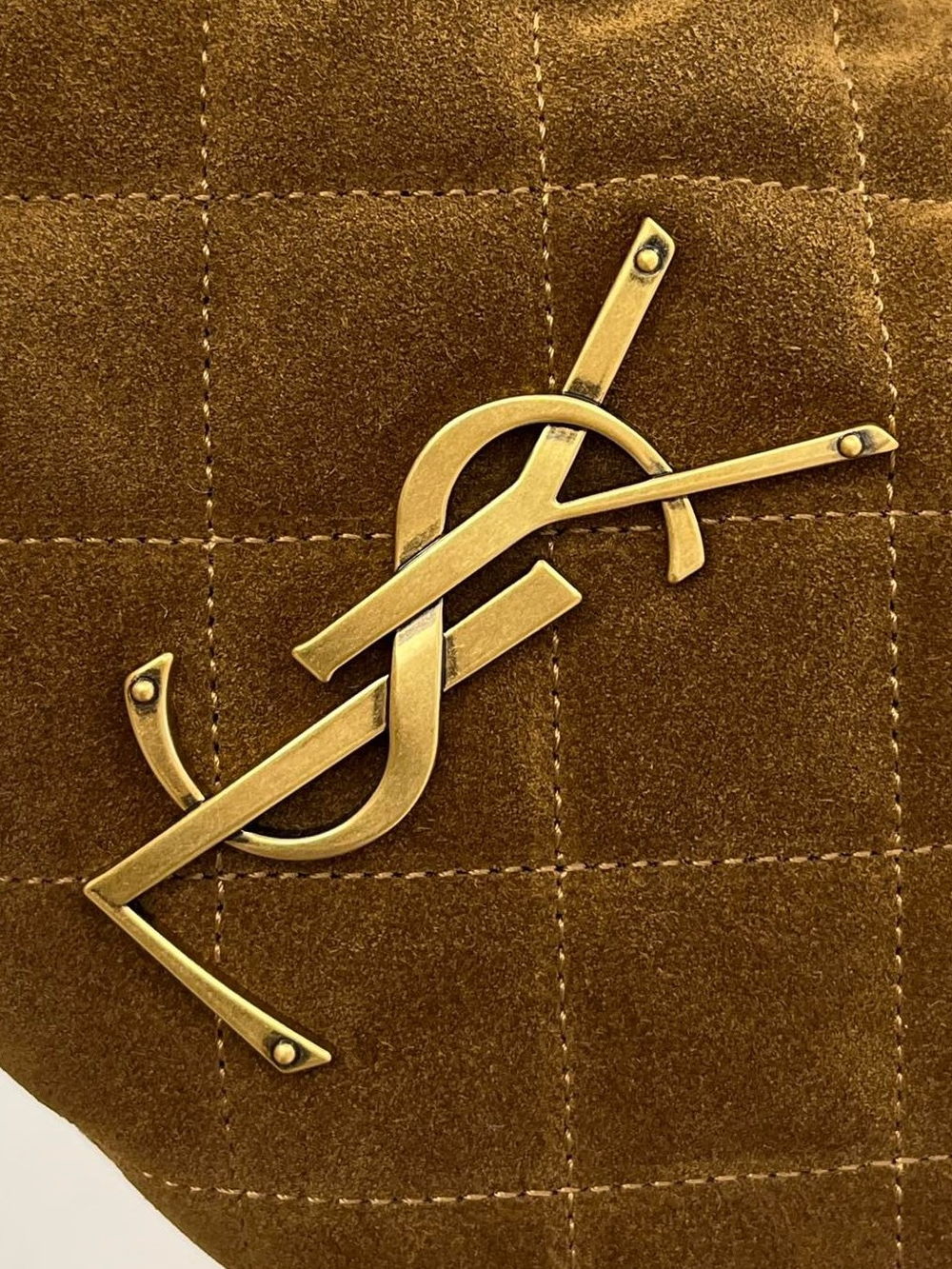 ICARINO В СТЕГАНОЙ ЗАМШЕ