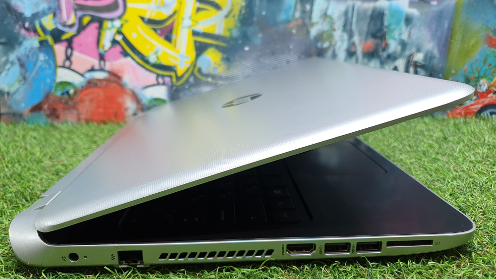 HP Pavilion AMD A8/6 Gb/R7 M260 2 Gb/Pavilion 15-p203ur [l1s78ea]/Windows 10