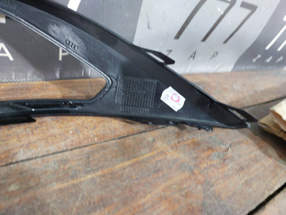 Накладка заднего бампера левая Audi Q8 Новая Оригинал 4M8807513