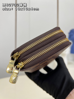 Louis Vuitton Zippy Organizer