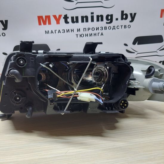 Передние фары Audi A4 B5 angel eyes chrome