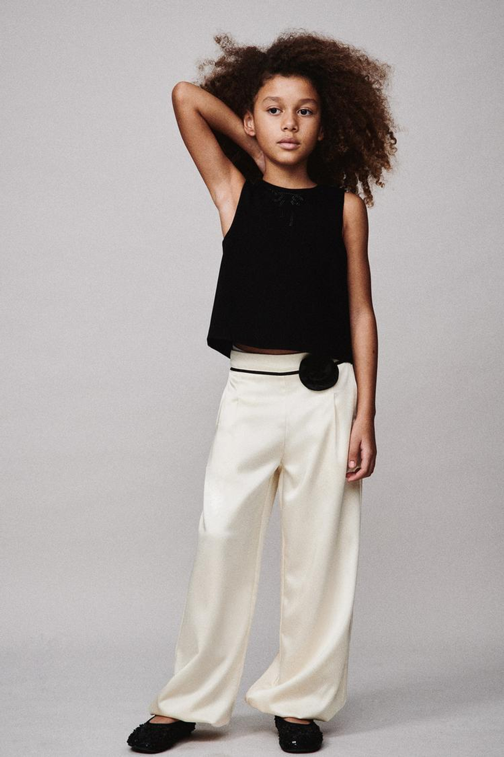 ZARA БРЮКИ С ЦВЕТКОМ, ЭКРЮ