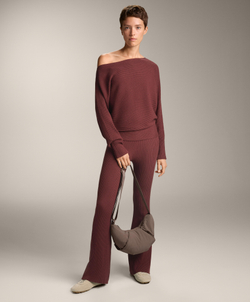 OYSHO Расклешенные трикотажные брюки в рубчик, лиловый меланж