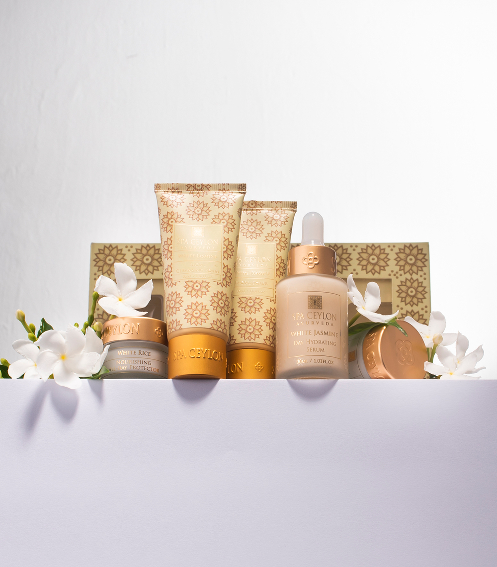 НАБОР ДНЕВНОЙ УВЛАЖНЯЮЩЕЙ СЫВОРОТКИ "БЕЛЫЙ ЖАСМИН"