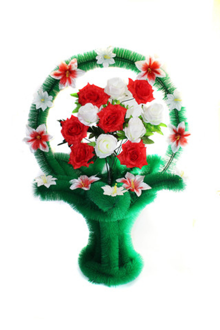 Корзина с бутонами