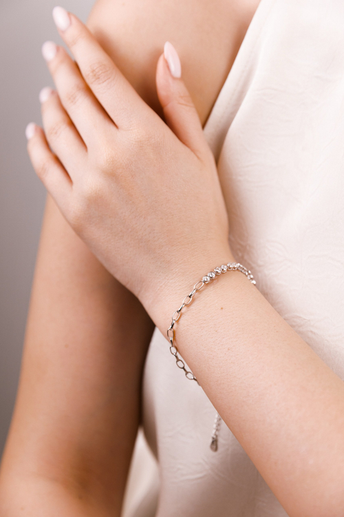 Браслет с завальцованными фианитами