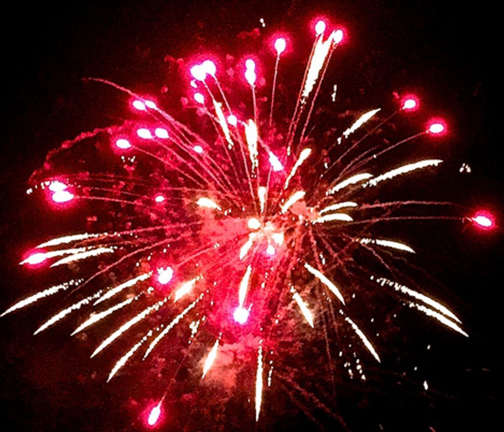 Батарея салютов «MONSTER»   0,8"/200 залпов