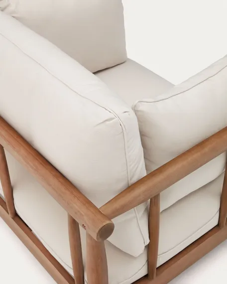 Кресло Sacova из массива эвкалипта