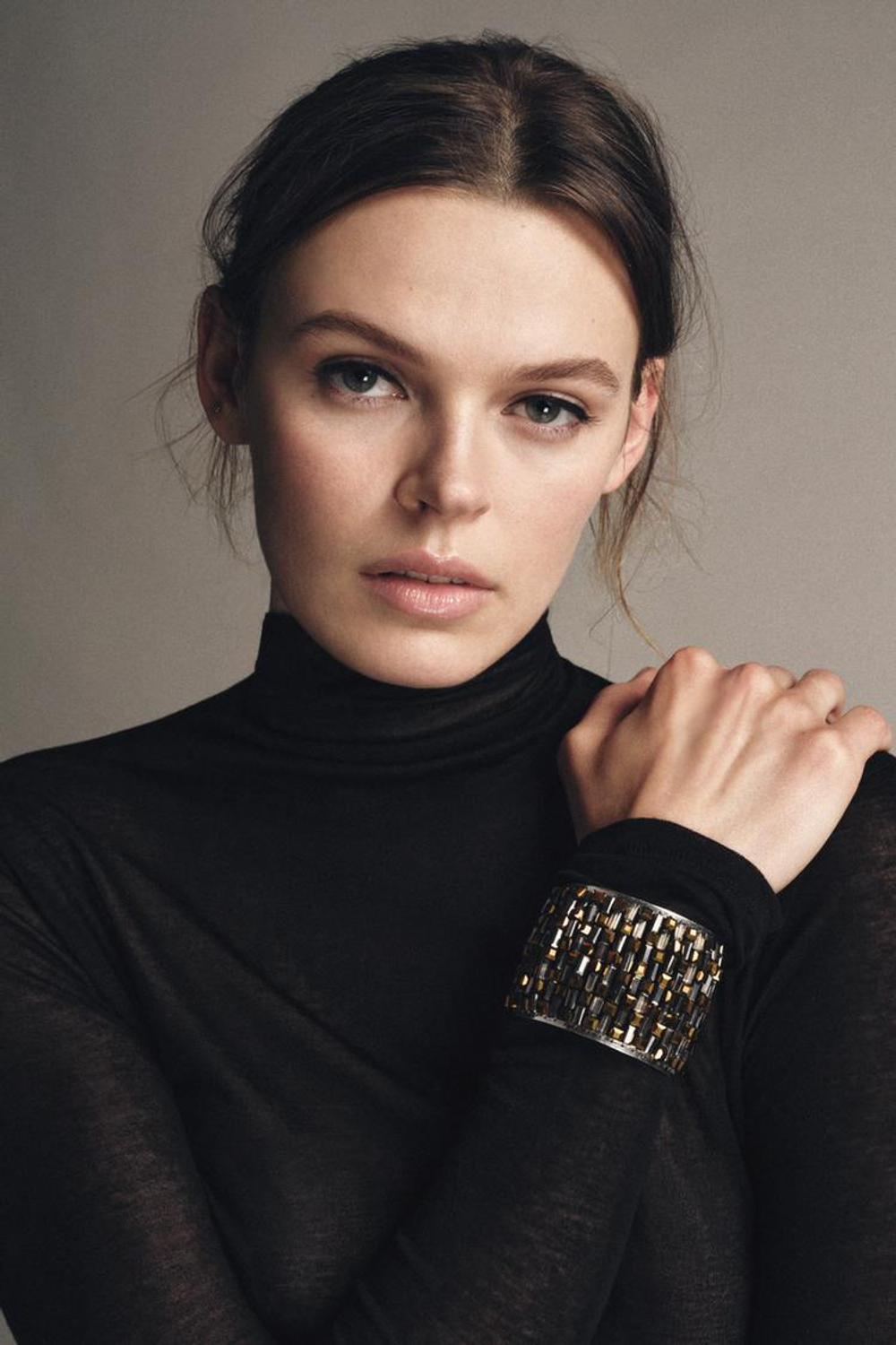 ZARA МЕТАЛЛИЧЕСКИЙ БРАСЛЕТ С БУСИНАМИ, СЕРЕБРИСТЫЙ