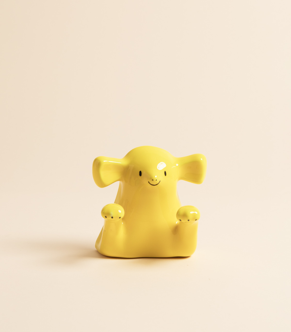 Крючок-скульптура — Пес с лапами, желтый | vaya.for.fun