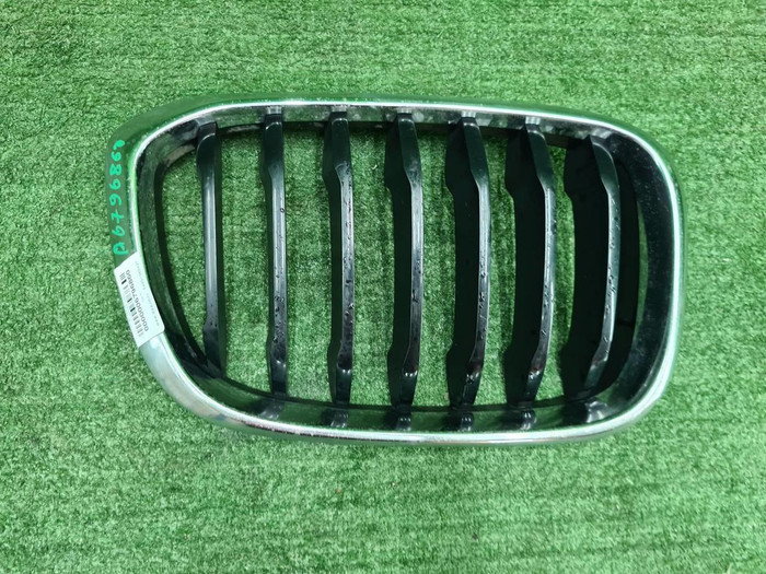 Решетка радиатора правая BMW X3 G01 X4 G02 (17-21)