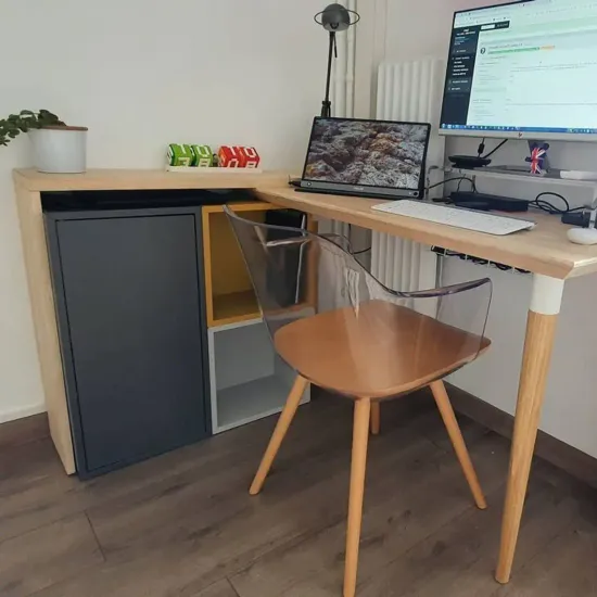 Стул Klam c прозрачной спинкой c подлокотниками