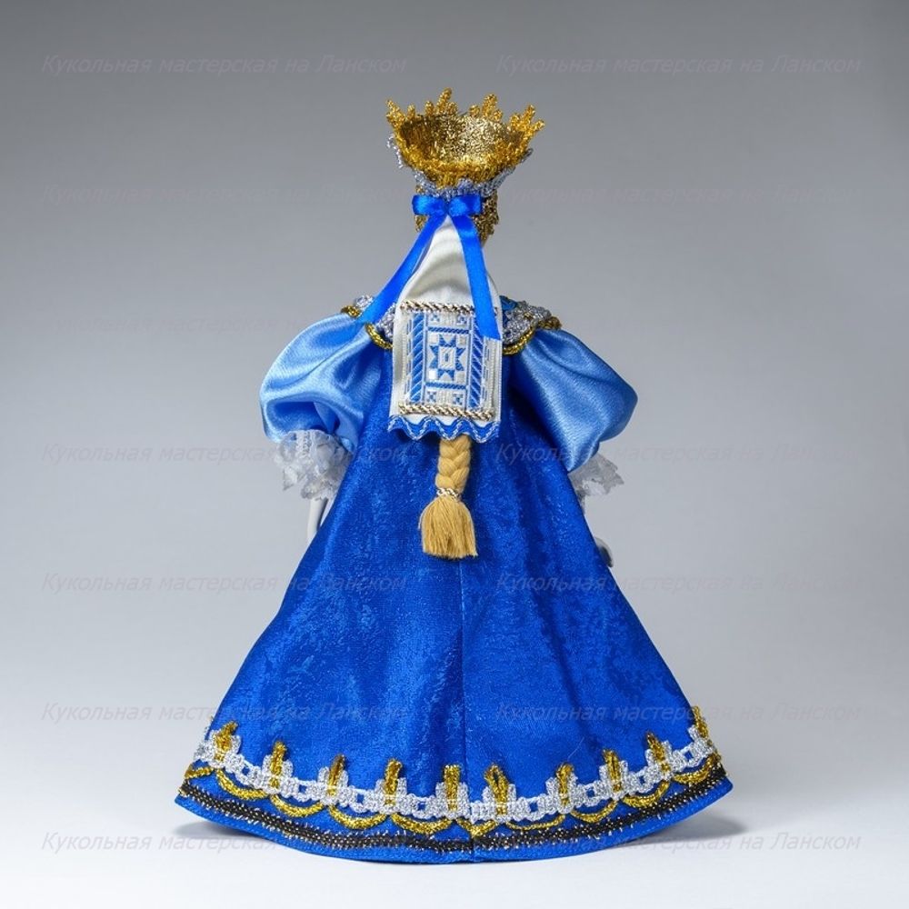 Сувенирная кукла в венце