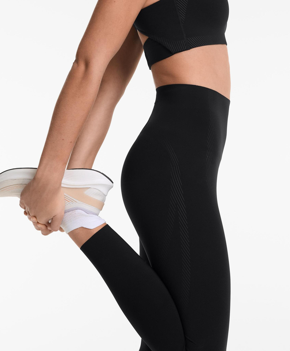 OYSHO Компрессионные легинсы Compressive длиной 65 см, черный