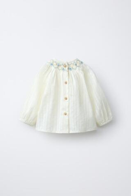 ZARA РУБАШКА ДОББИ С ВЫШИВКОЙ, ПАСТЕЛЬНО-ЗЕЛЕНЫЙ