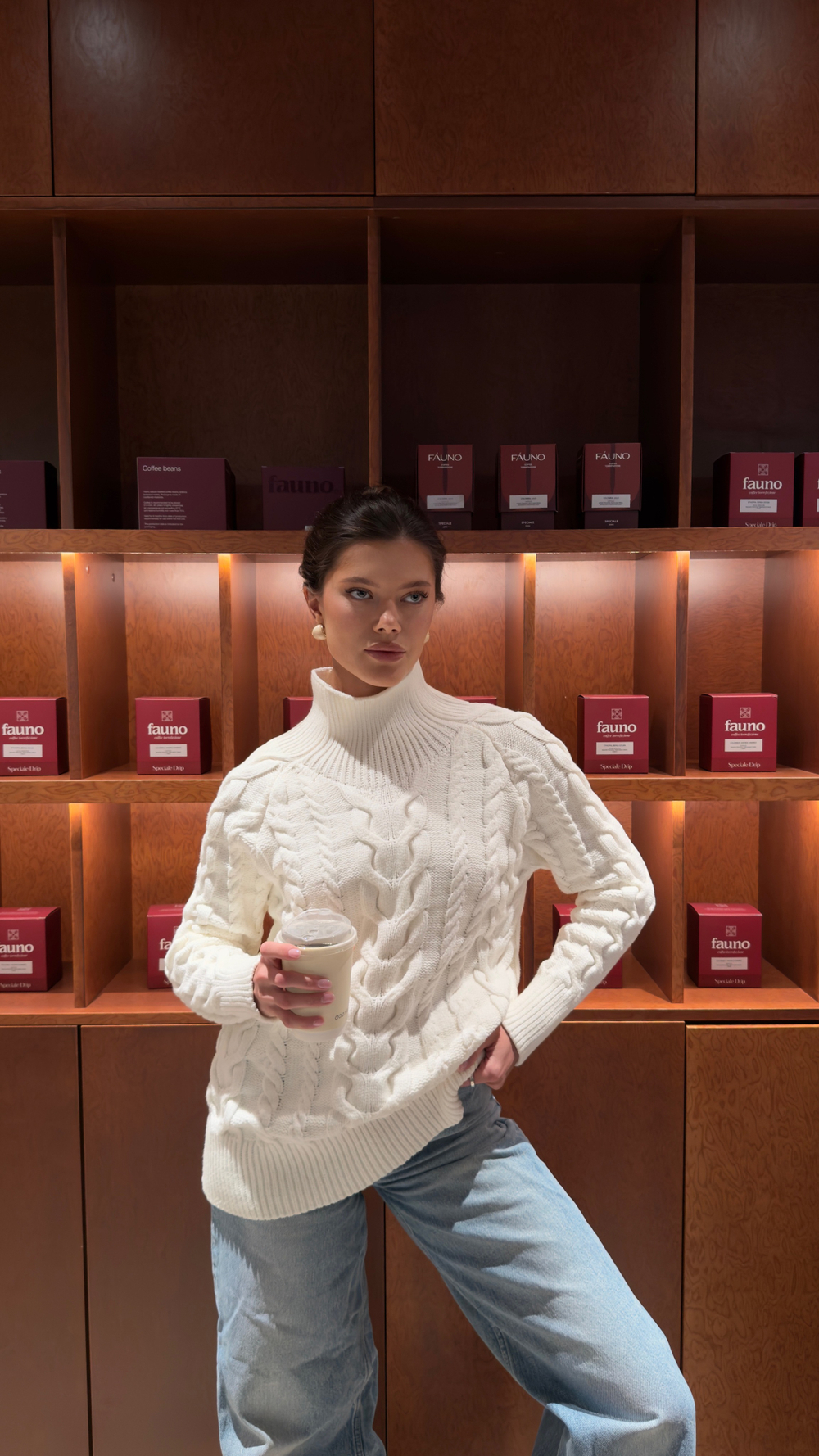 Свитер с косами