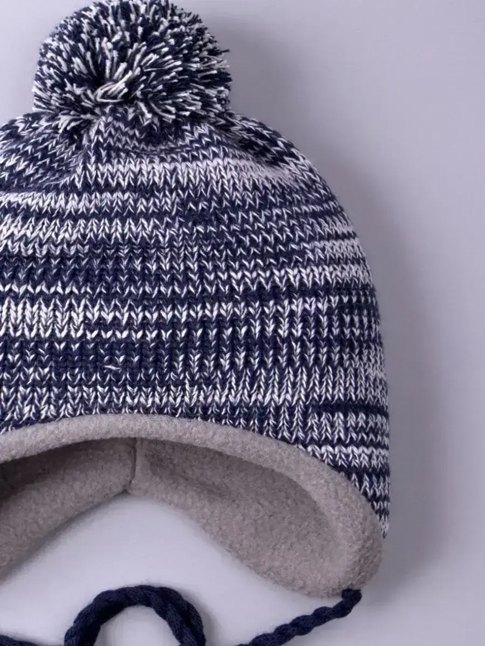 Шапка детская вязаная осенняя на завязках