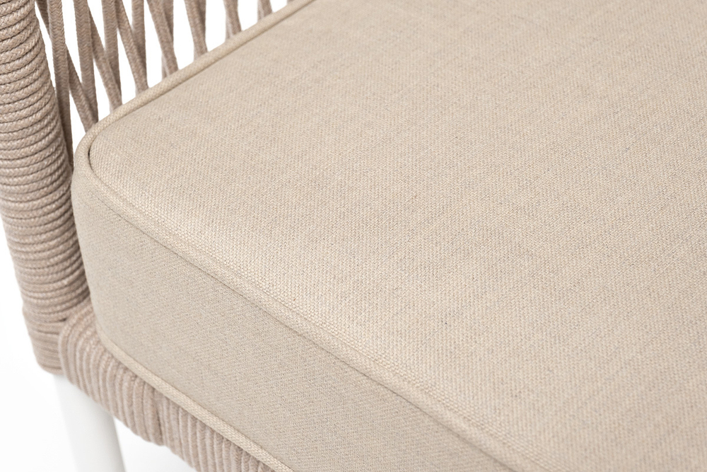 "Канны" кресло плетеное из роупа, каркас алюминий белый, муар, роуп бежевый круглый, ткань бежевая 052