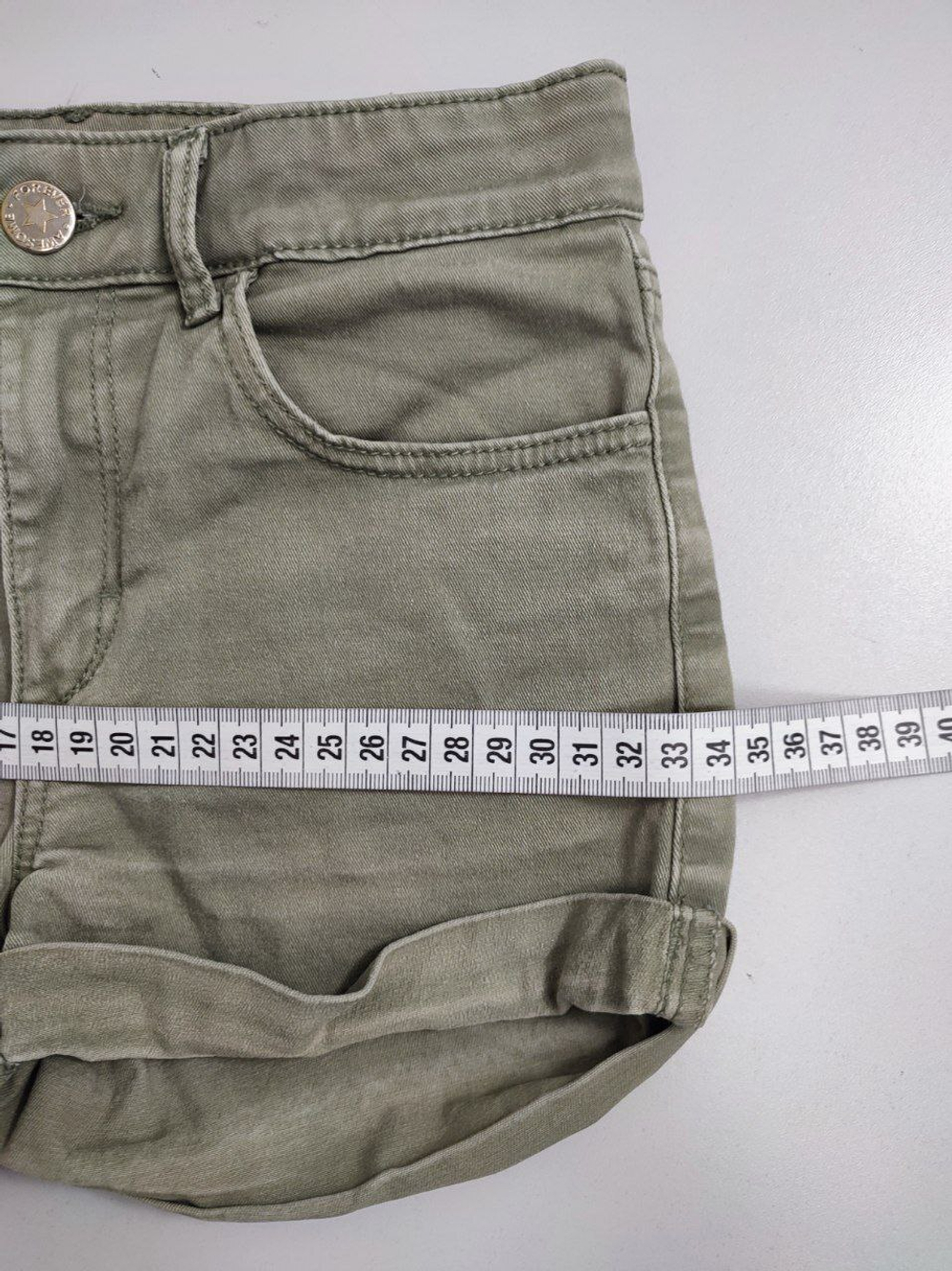 Шорты H&M светлые на 8-9 лет