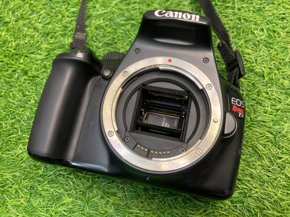 Canon Rebel T3 kit 18-55mm 3.5-5.6 II 14500 кадров
