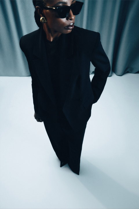 Приталенный жакет из костюмной ткани