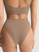 Бесшовные трусы с высокой посадкой