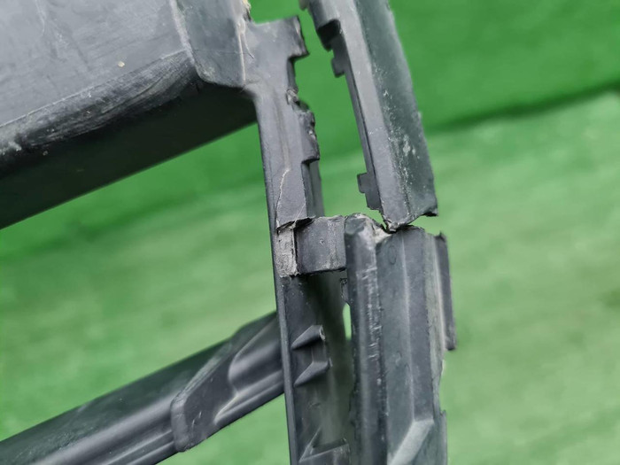 Решетка перед. бампера Porsche Cayenne 958 (14-18)