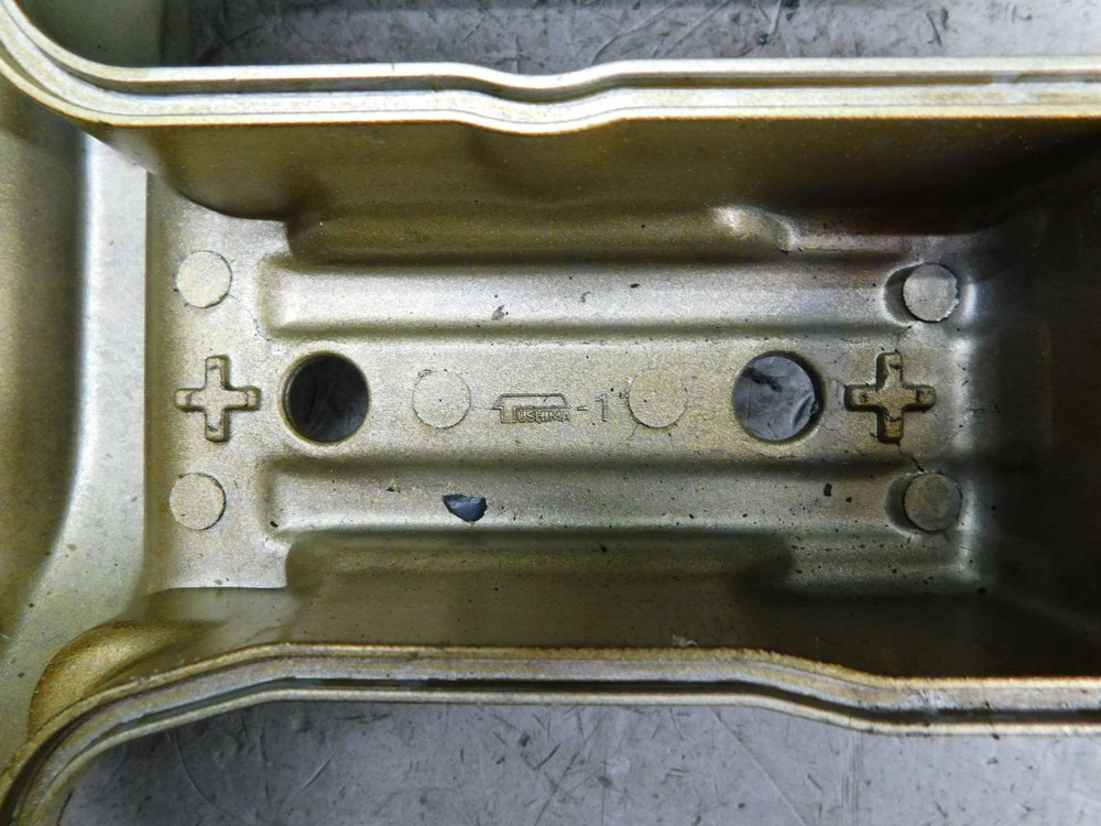 крышка клапанная Yamaha V-Max 1200