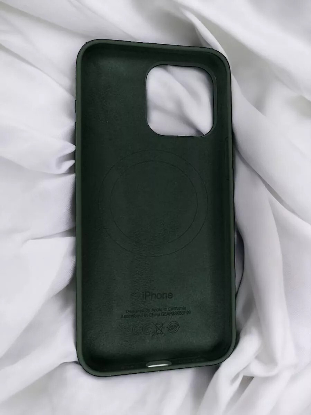 Силиконовый чехол Silicone Case iPhone 15 Pro Max, c MagSafe, Темно-зеленый