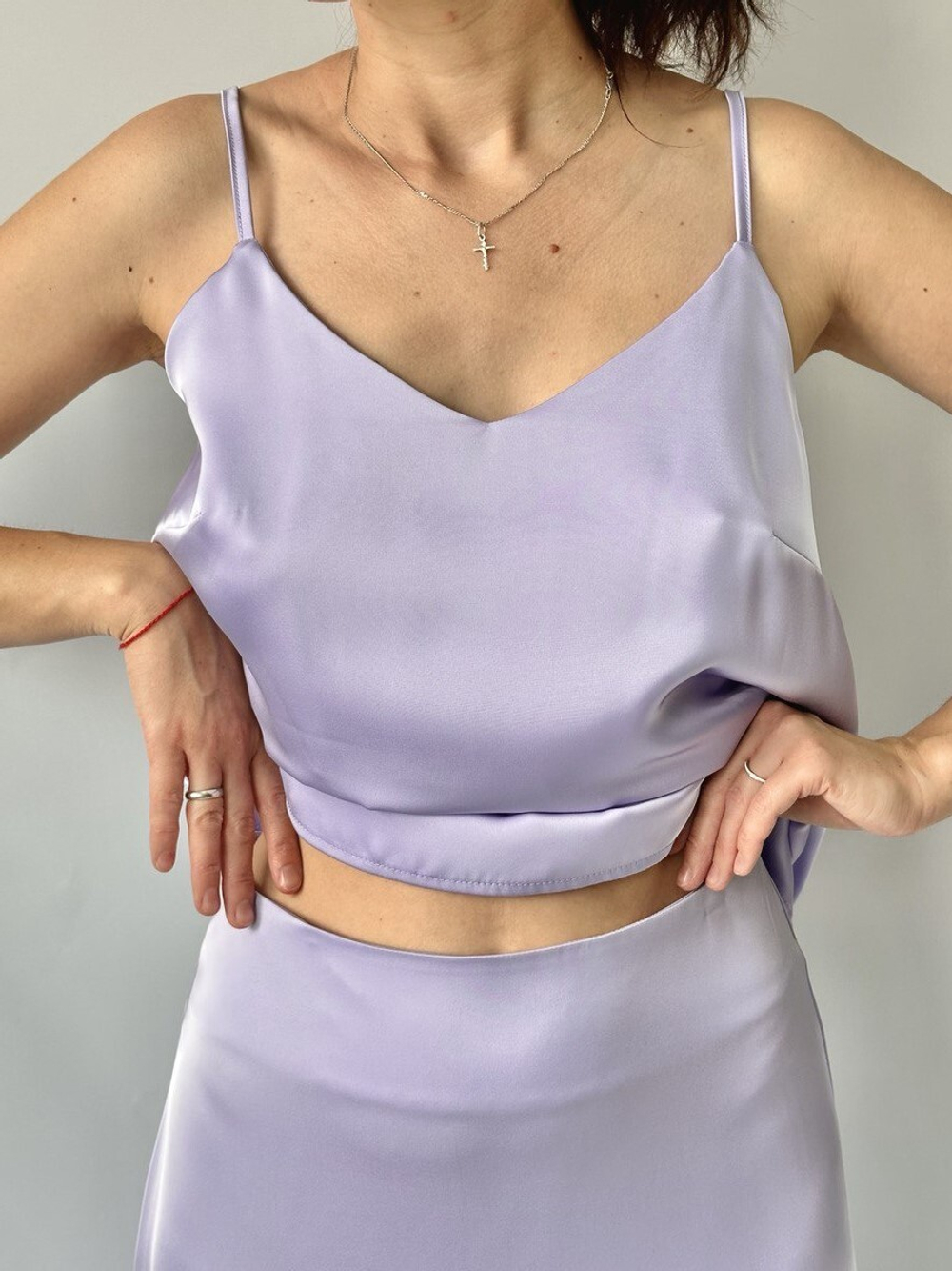 Топ на бретелях